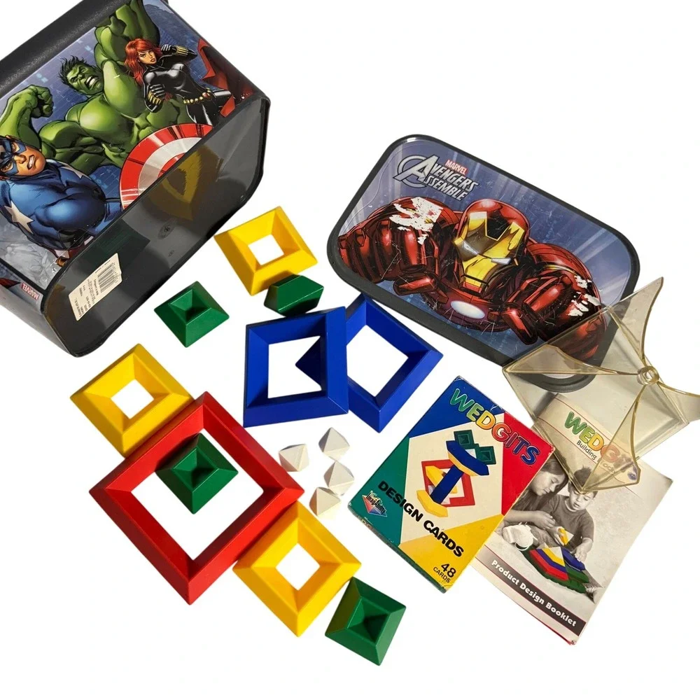 Wedgits Building Blocks Set with 46 Design Cards and Marvel‎ Avengers Tin Case